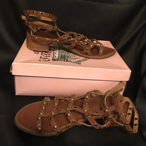 Crown Vintage brown/tan sandals with 1 inch heel size 11M